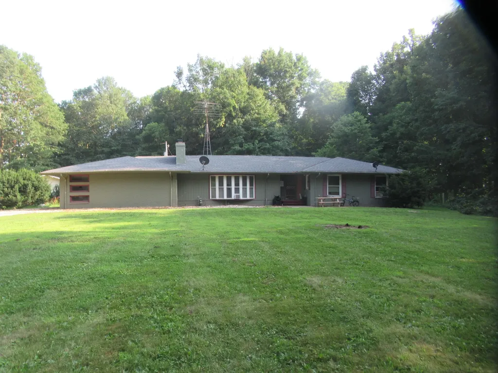 20349 M 60 Penn Township MI 49031