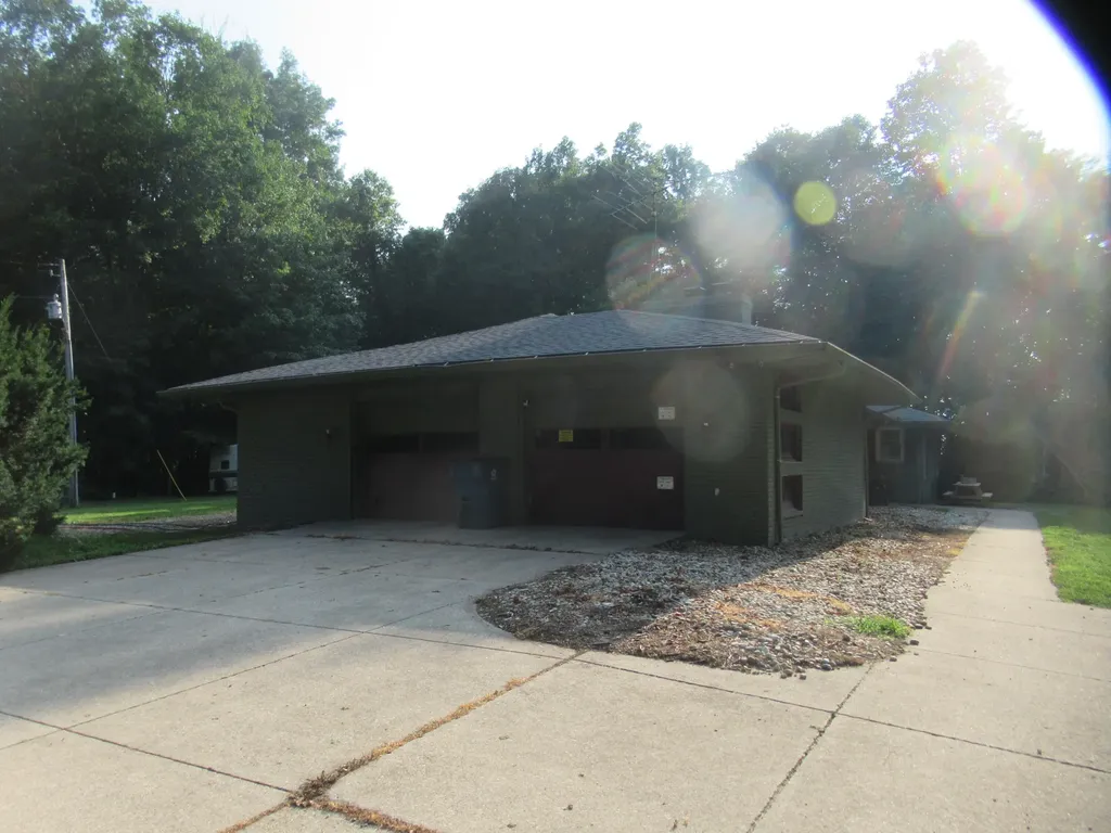 20349 M 60 Penn Township MI 49031