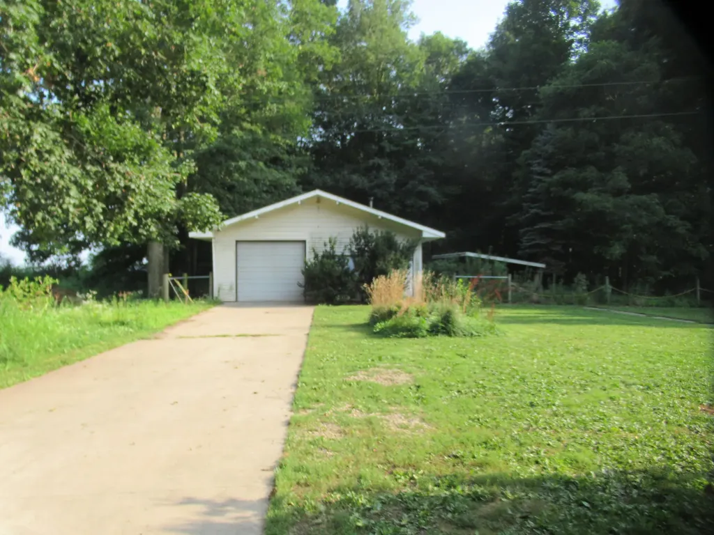 20349 M 60 Penn Township MI 49031