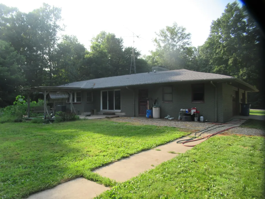 20349 M 60 Penn Township MI 49031