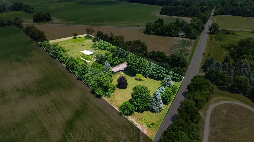 40516 County Road 669 Decatur Township MI 49045
