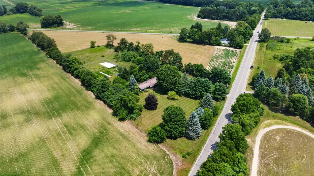 40516 County Road 669 Decatur Township MI 49045