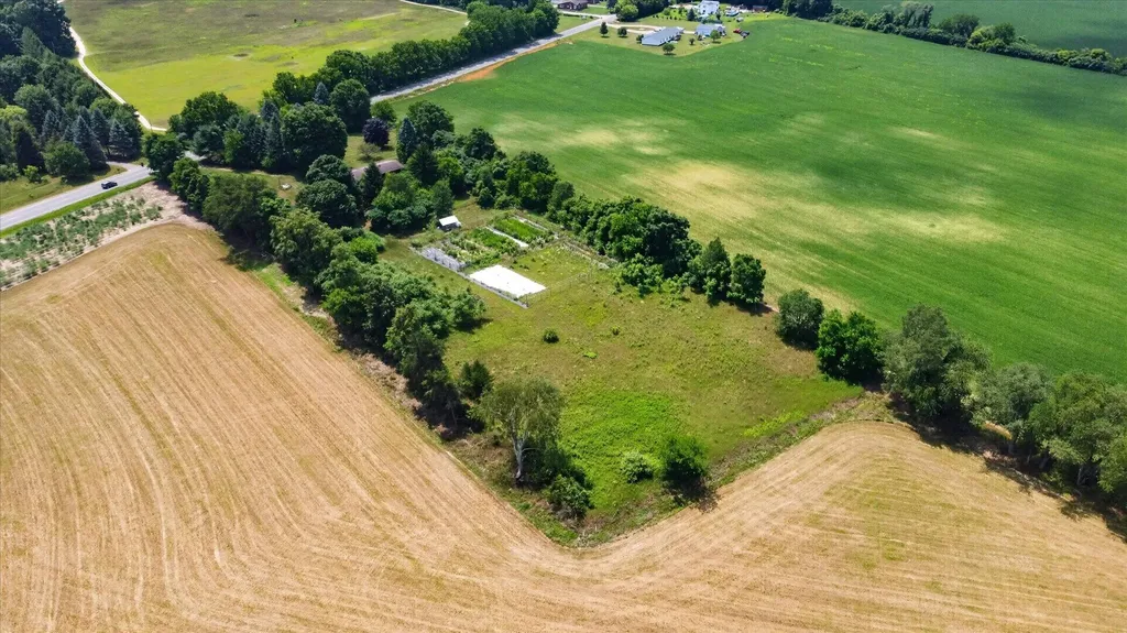 40516 County Road 669 Decatur Township MI 49045