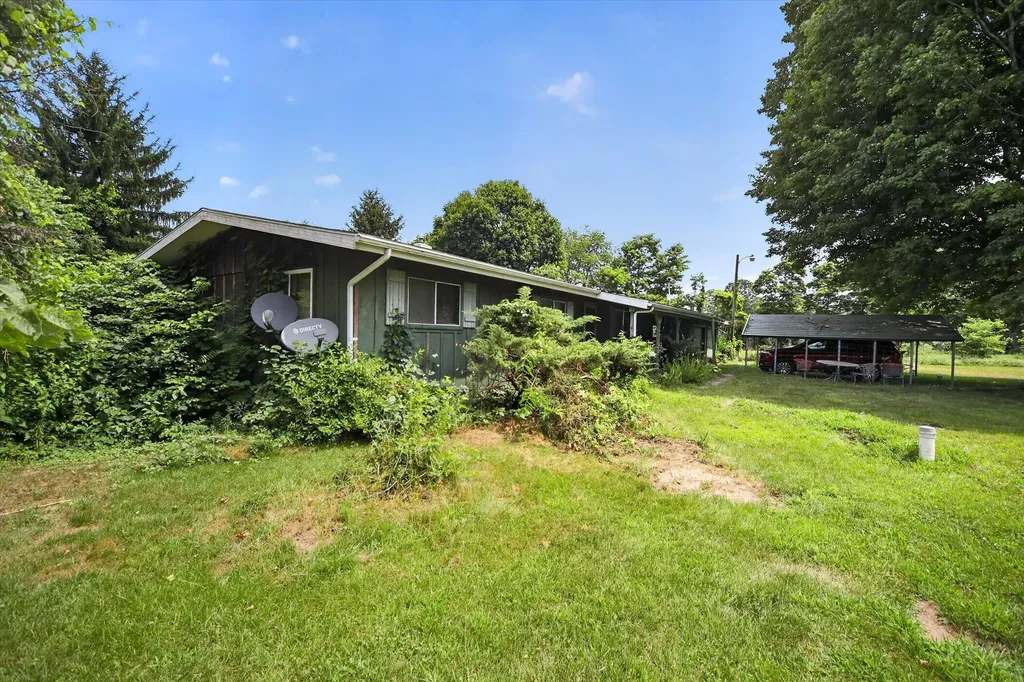 40516 County Road 669 Decatur Township MI 49045
