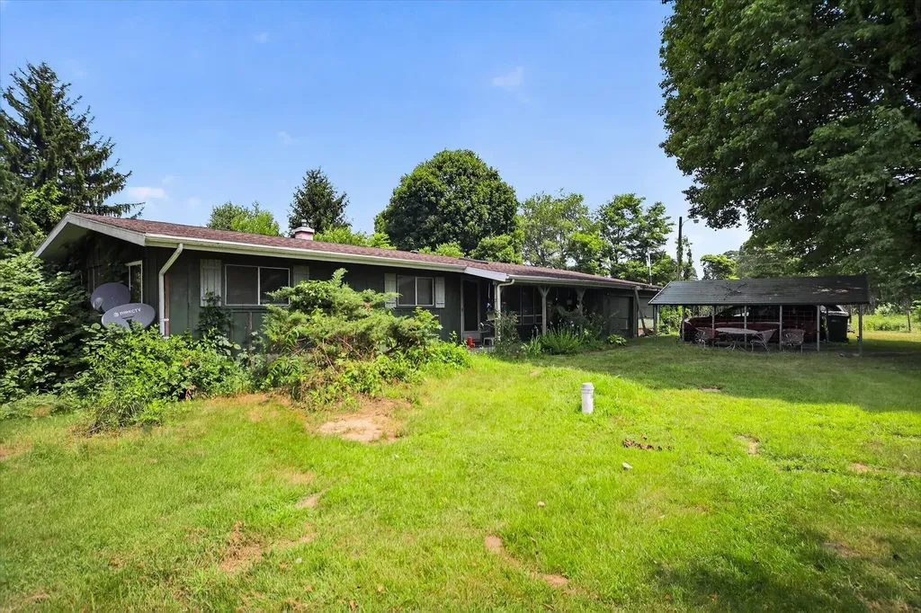 40516 County Road 669 Decatur Township MI 49045