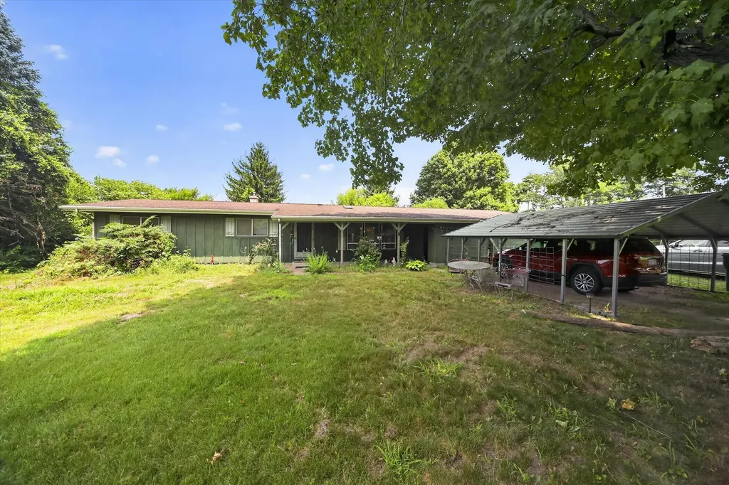 40516 County Road 669 Decatur Township MI 49045