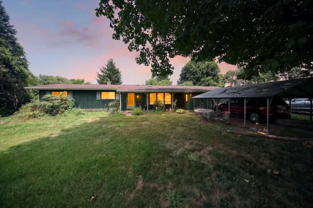 40516 County Road 669 Decatur Township MI 49045