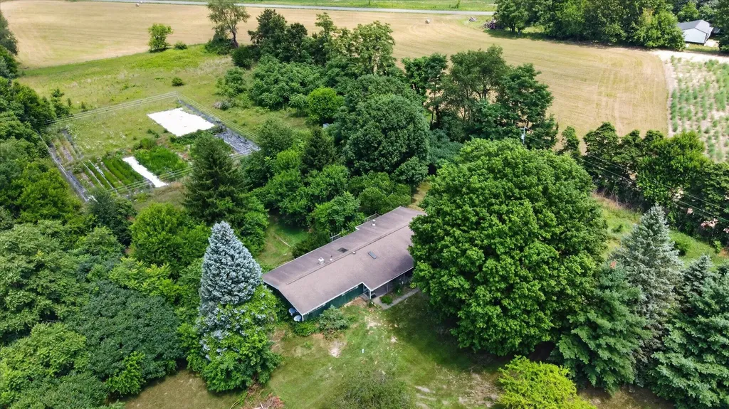 40516 County Road 669 Decatur Township MI 49045