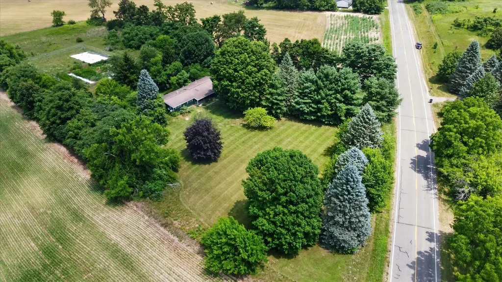 40516 County Road 669 Decatur Township MI 49045