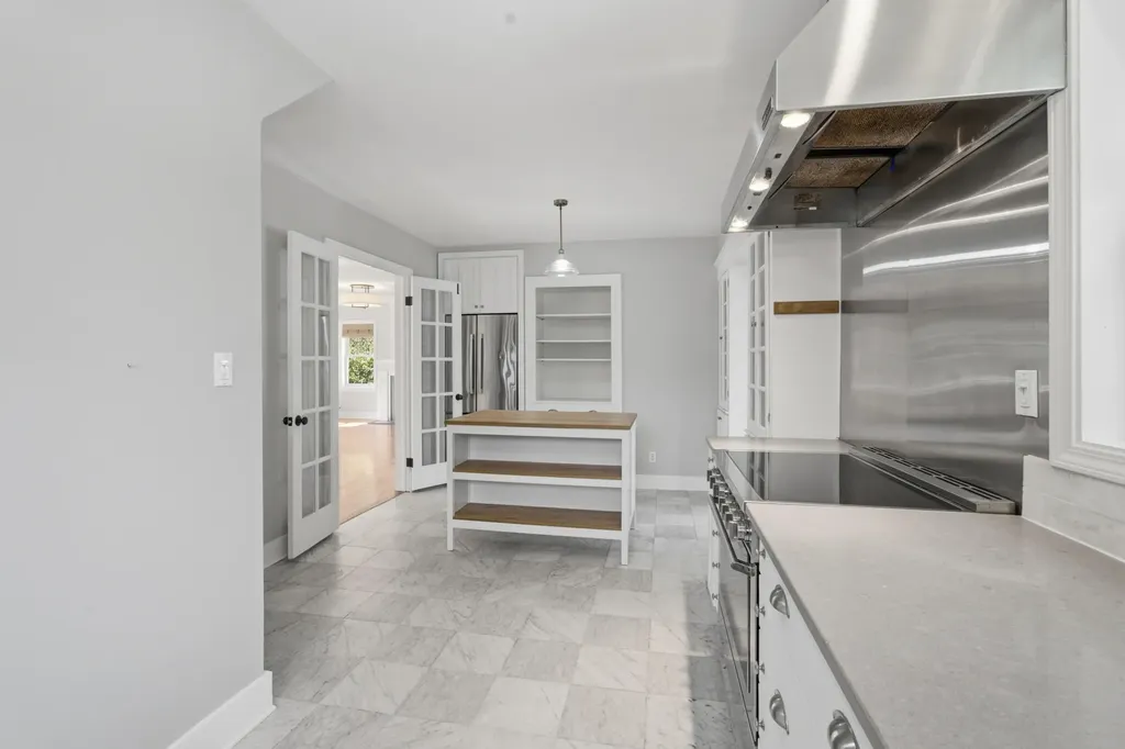 701 S Elm Street Three Oaks Village MI 49128