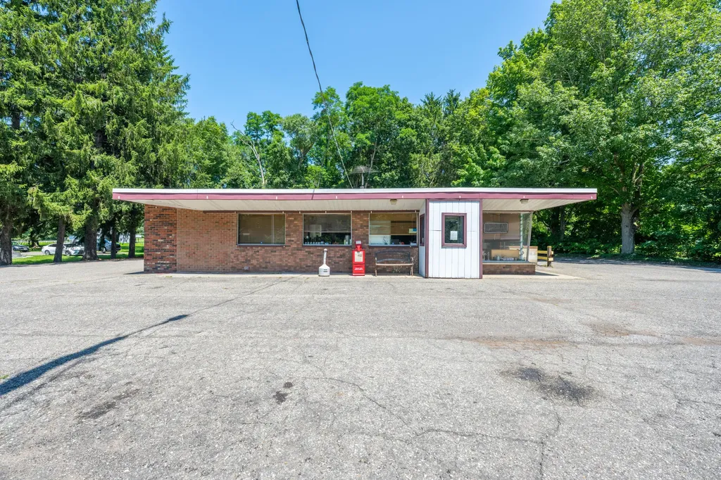 9675 Old Us-31 Berrien Township MI 49103