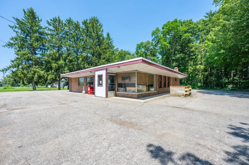 9675 Old Us-31 Berrien Township MI 49103