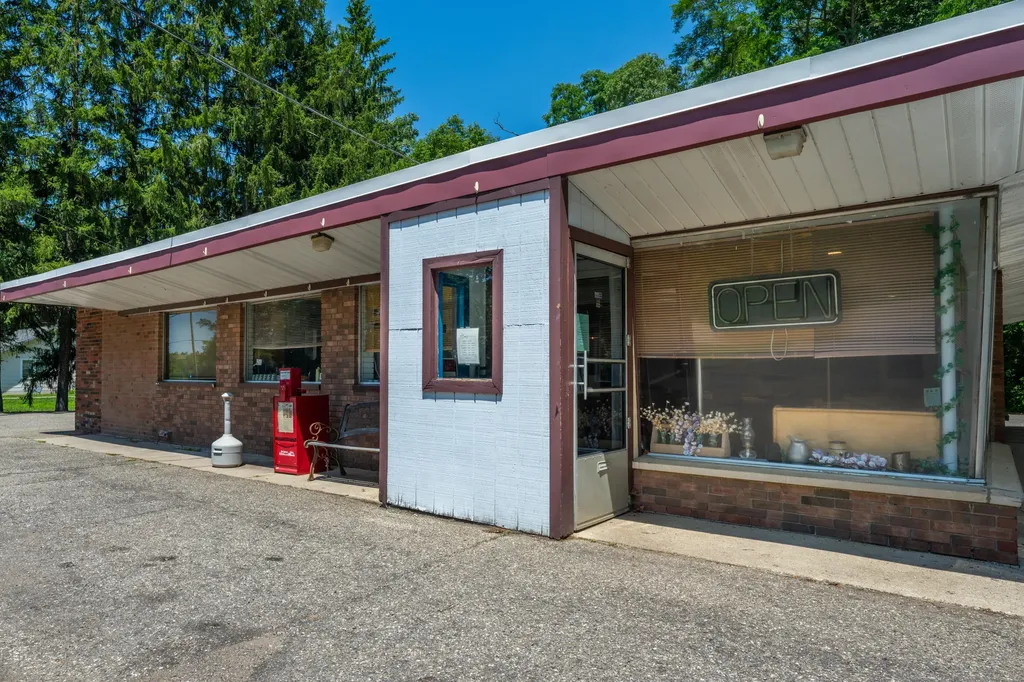 9675 Old Us-31 Berrien Township MI 49103