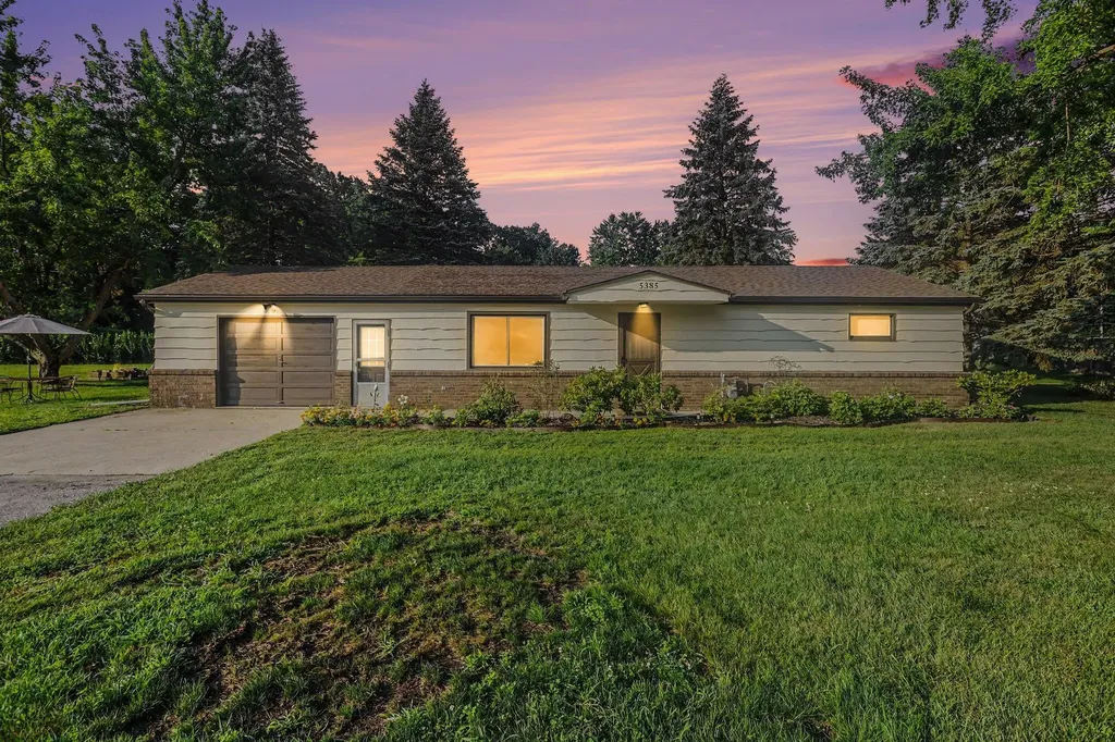 5385 Saint Joseph Avenue Stevensville Village MI 49127