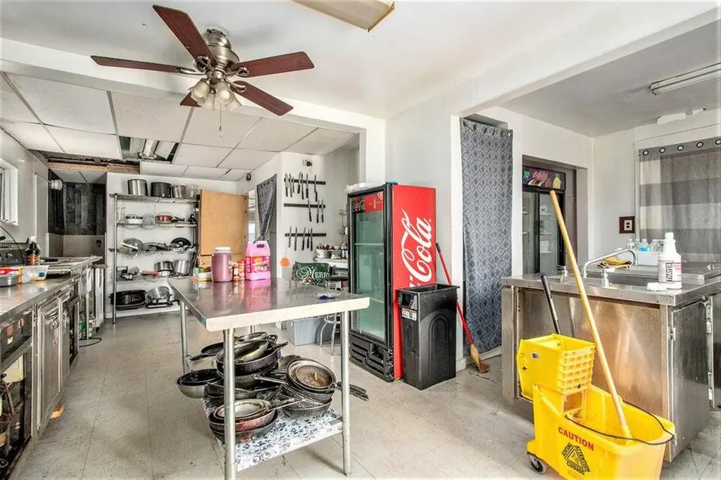 952 Pipestone Street Benton Harbor City MI 49022