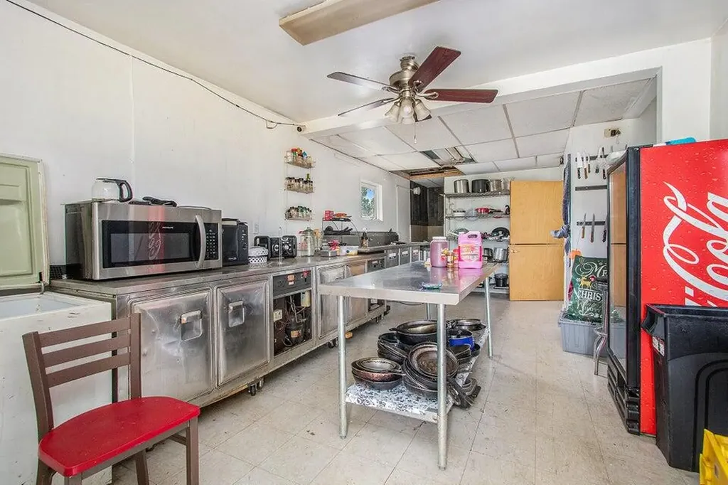 952 Pipestone Street Benton Harbor City MI 49022