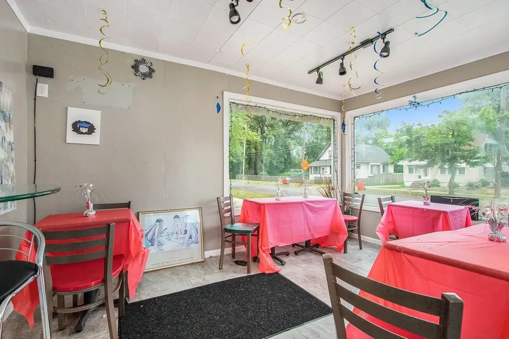 952 Pipestone Street Benton Harbor City MI 49022