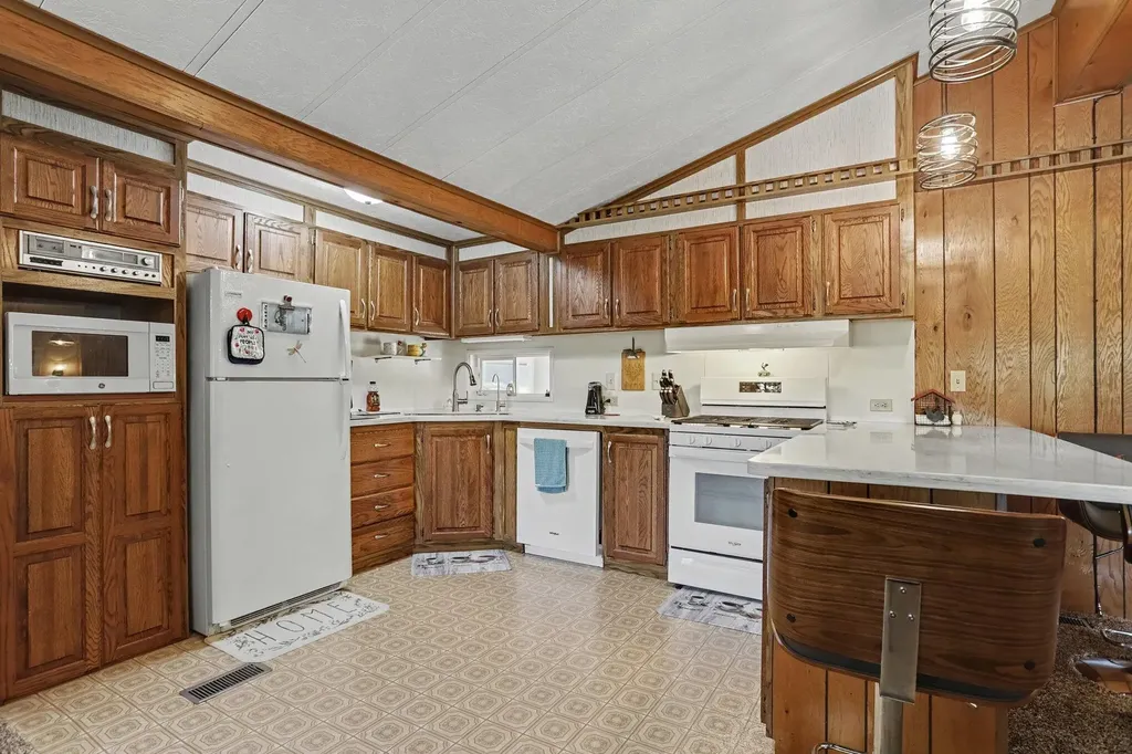 13492 Riverside Drive Constantine Township MI 49042