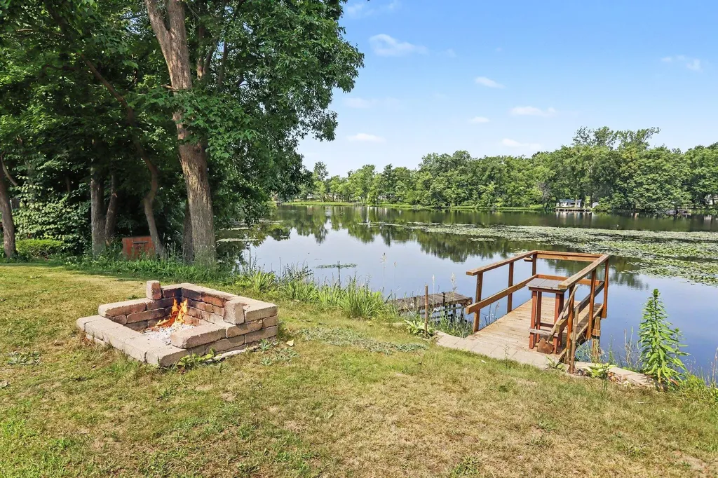 13492 Riverside Drive Constantine Township MI 49042