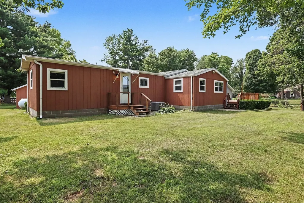 13492 Riverside Drive Constantine Township MI 49042