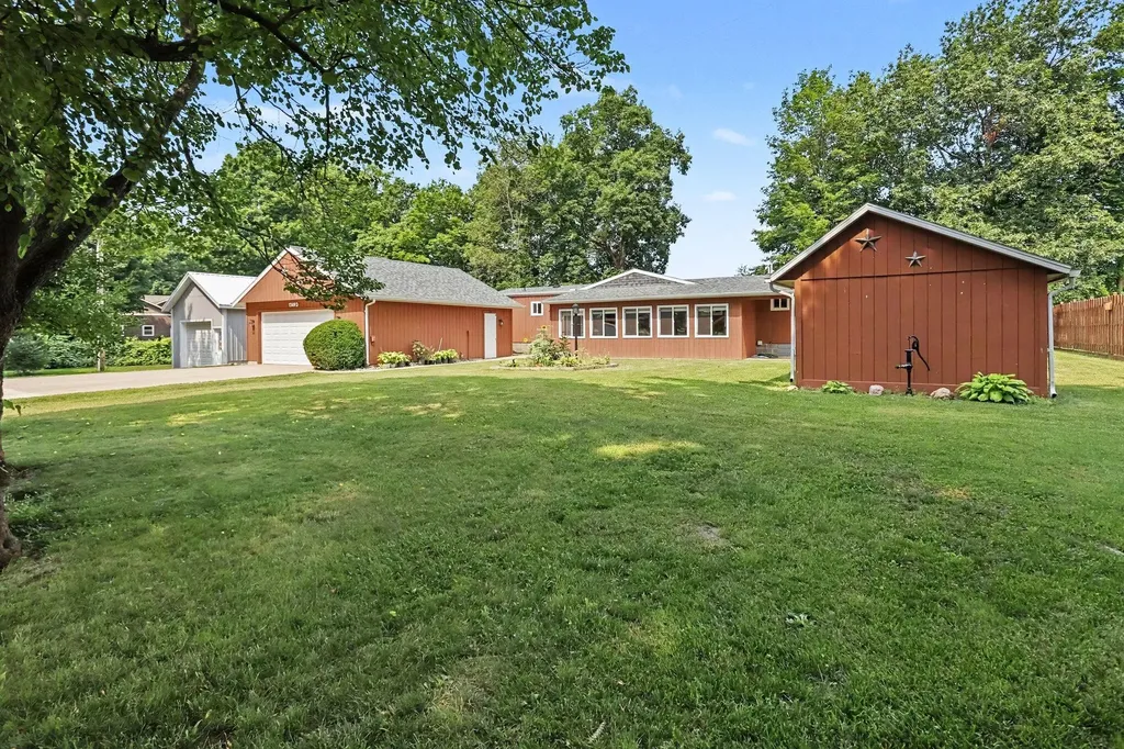 13492 Riverside Drive Constantine Township MI 49042