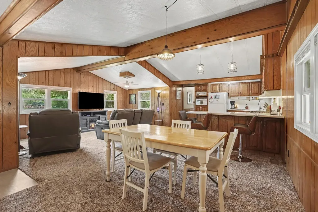13492 Riverside Drive Constantine Township MI 49042