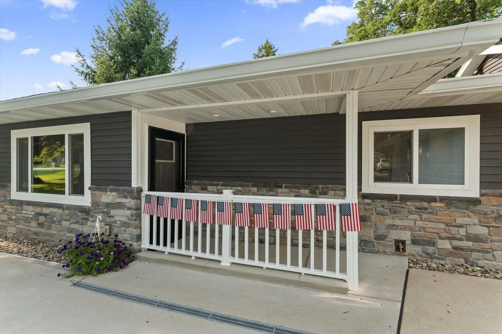 21684 Channel Parkway Ontwa Township MI 49112