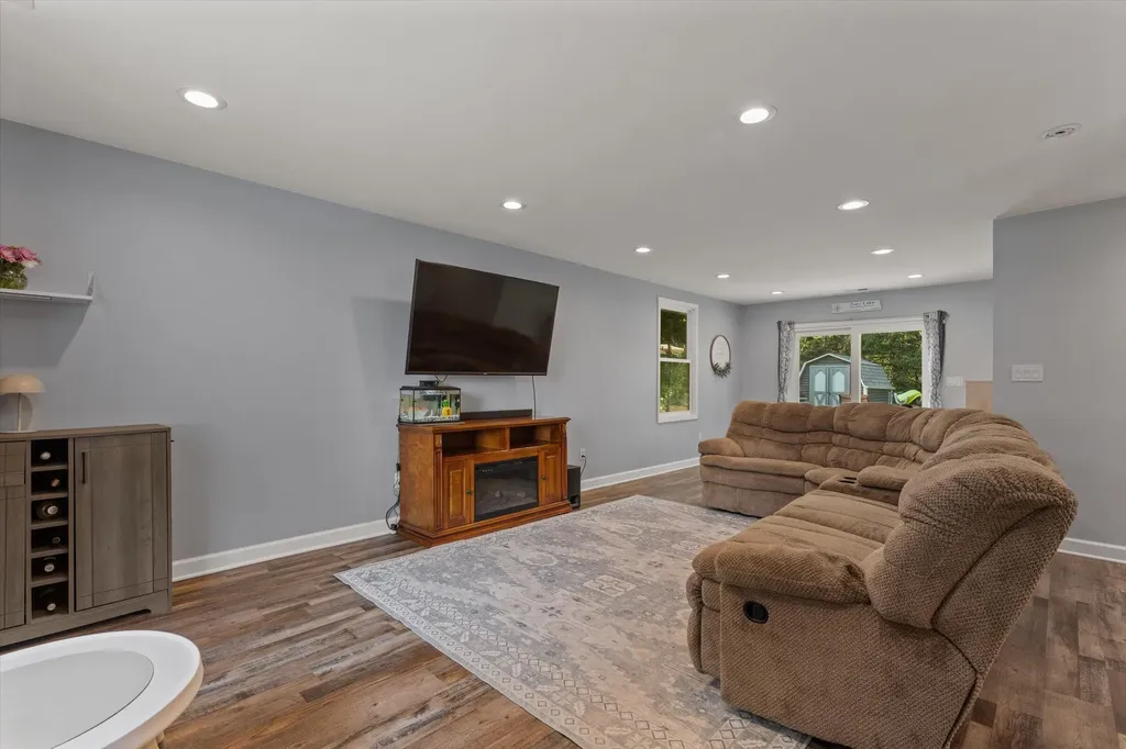 21684 Channel Parkway Ontwa Township MI 49112