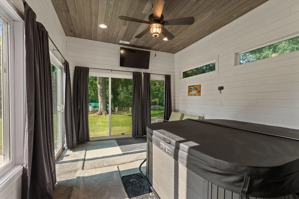 21684 Channel Parkway Ontwa Township MI 49112