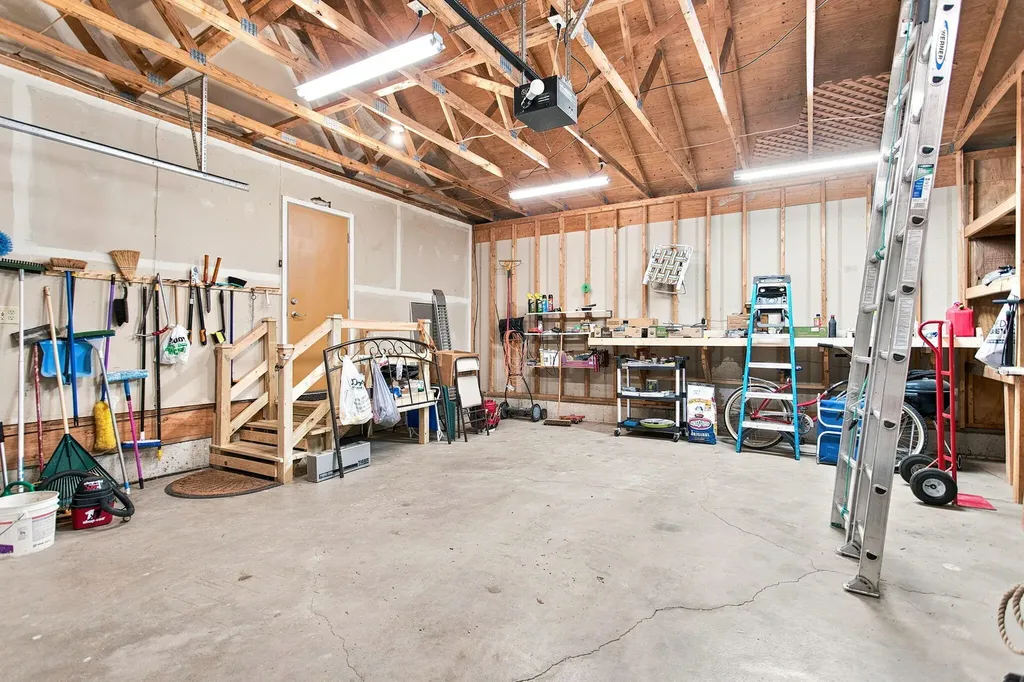 15283 Prairie Road Chikaming Township MI 49128