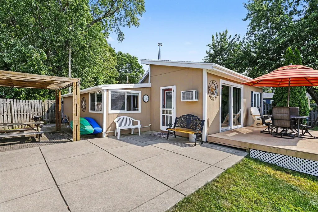 68695 Lake Court Edwardsburg Village MI 49112