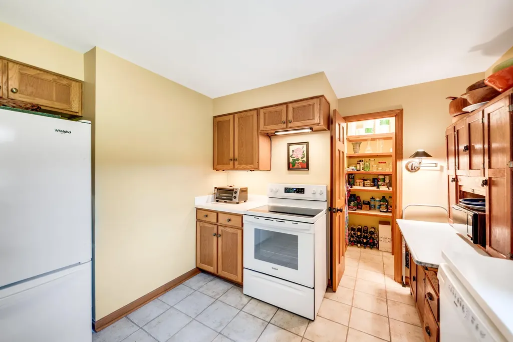 5515 Kaiser Road Chikaming Township MI 49125