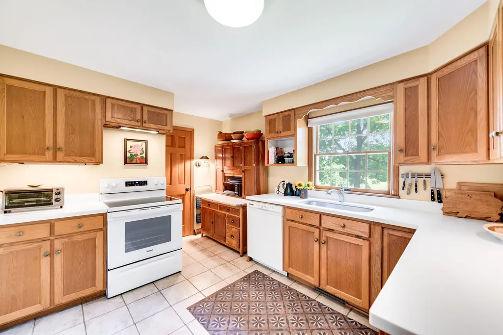 5515 Kaiser Road Chikaming Township MI 49125