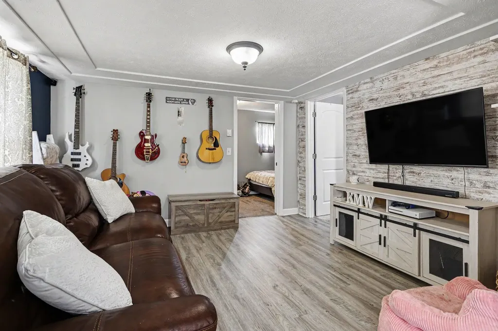 26830 Hamilton Street Edwardsburg Village MI 49112