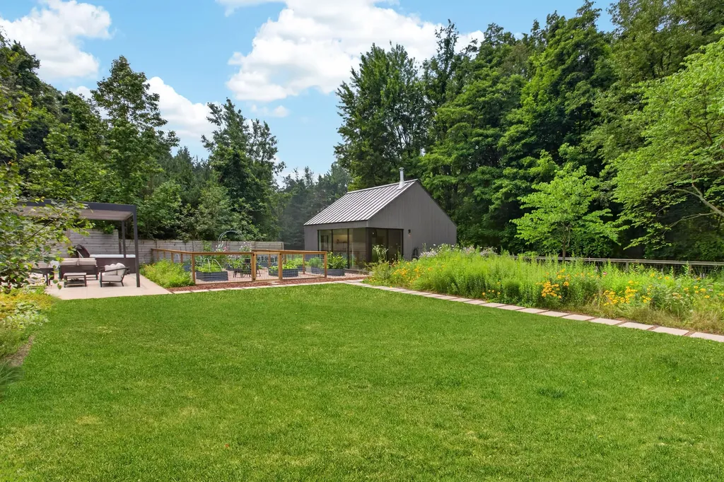 14147 Wildwood Lane Chikaming Township MI 49115