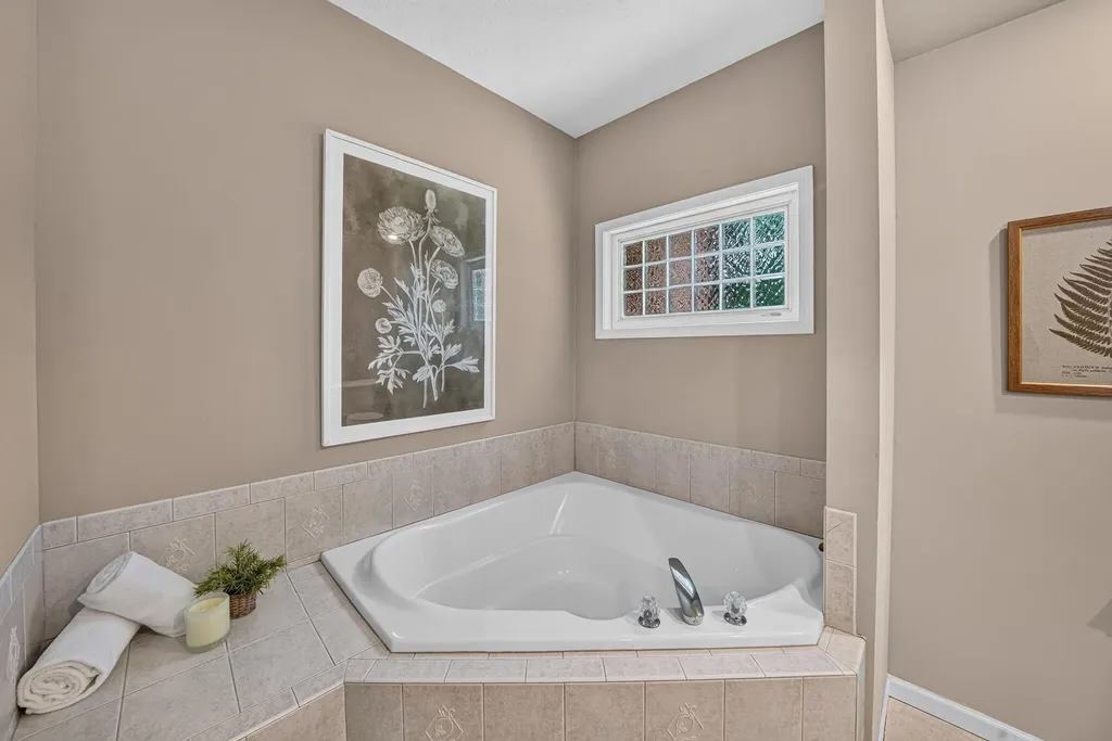 33141 Glen Eagle Court Milton Township MI 49120