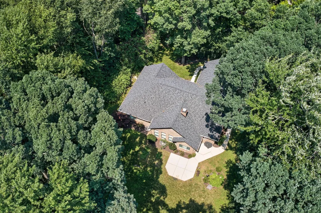 33141 Glen Eagle Court Milton Township MI 49120