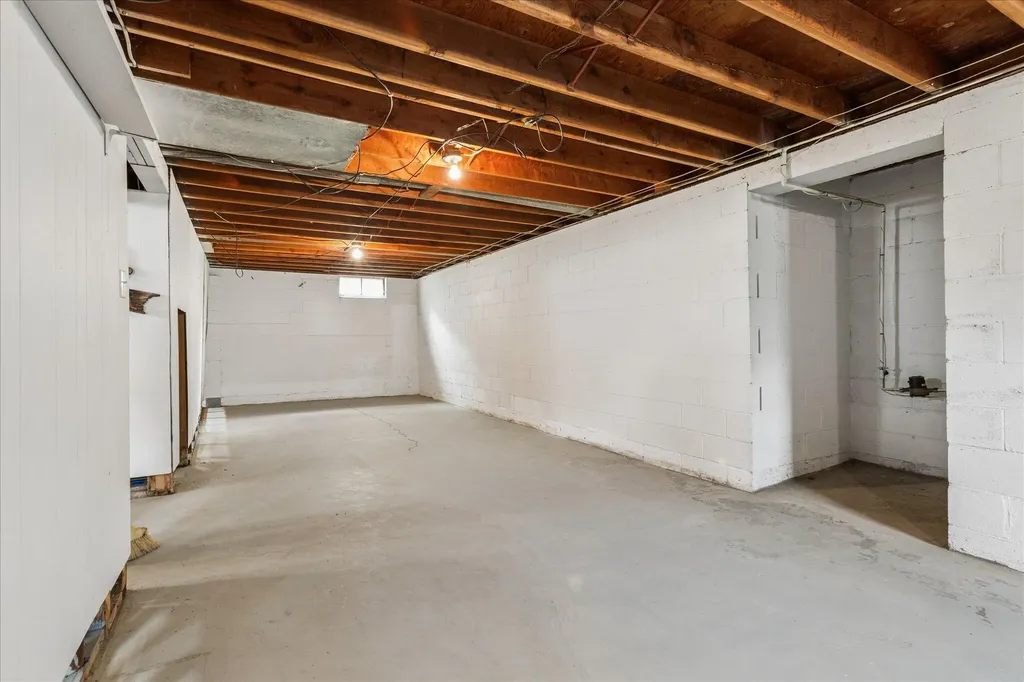 441 E Parsons Avenue Watervliet City MI 49098