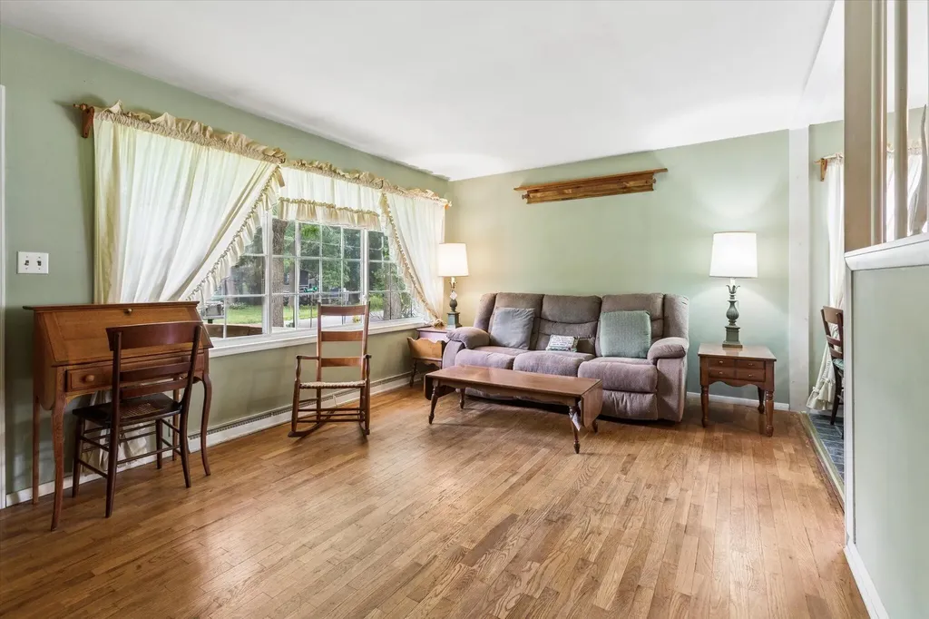 441 E Parsons Avenue Watervliet City MI 49098
