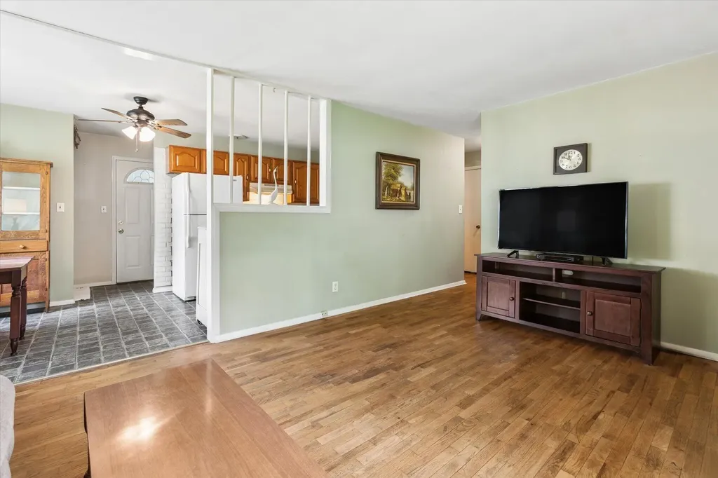 441 E Parsons Avenue Watervliet City MI 49098