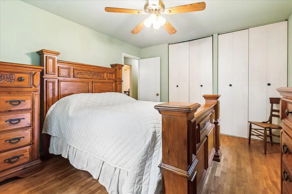 441 E Parsons Avenue Watervliet City MI 49098