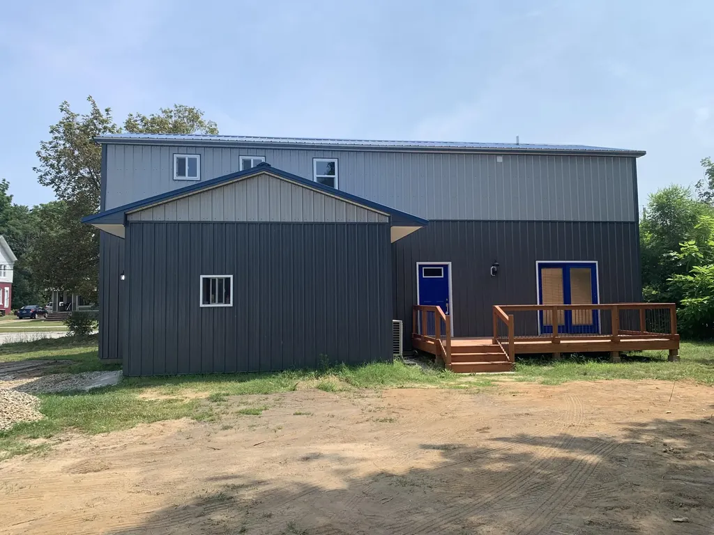 576 Pipestone Street Benton Harbor City MI 49022