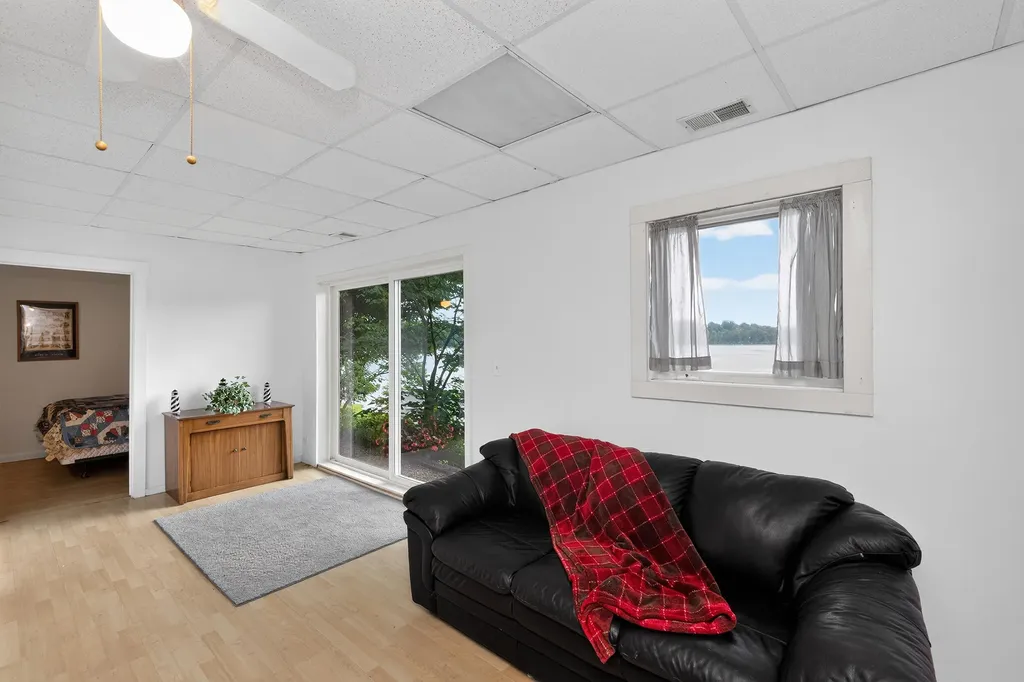 15657 Lakeview Drive Buchanan Township MI 49107