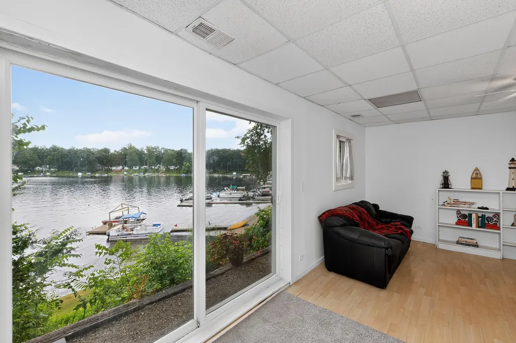 15657 Lakeview Drive Buchanan Township MI 49107