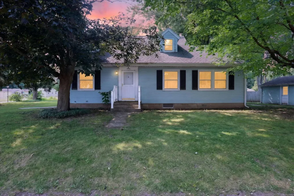 1446 Eagle Street Niles City MI 49120