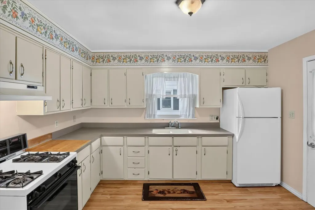 1446 Eagle Street Niles City MI 49120