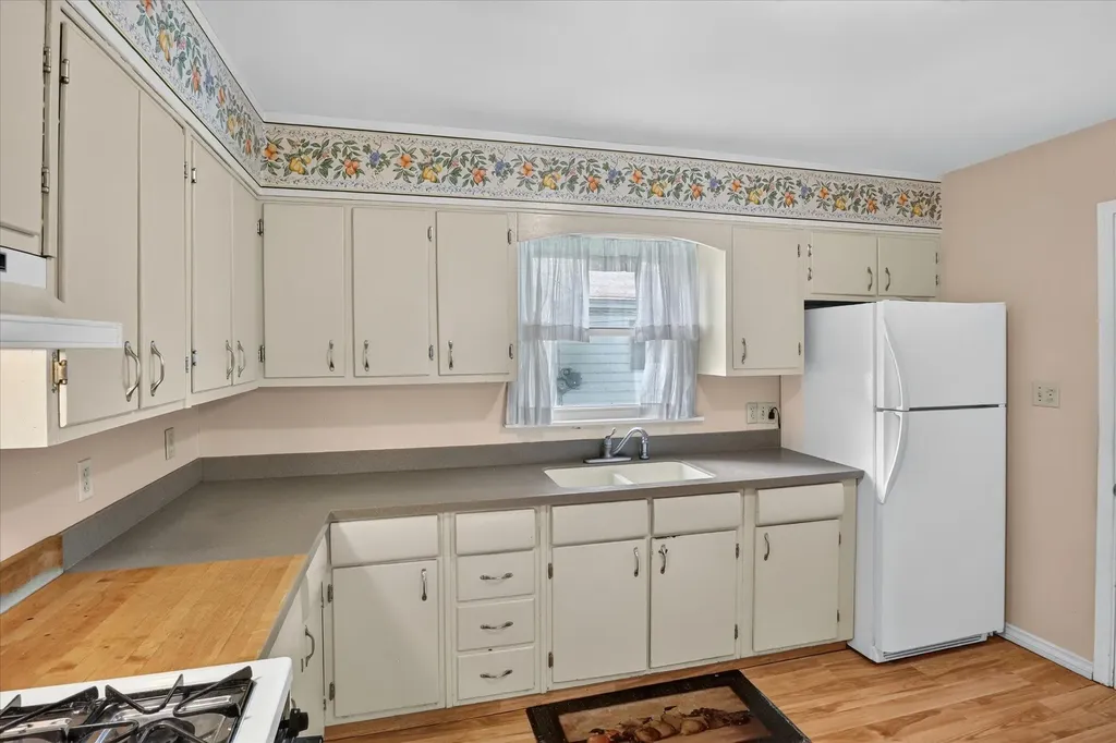 1446 Eagle Street Niles City MI 49120