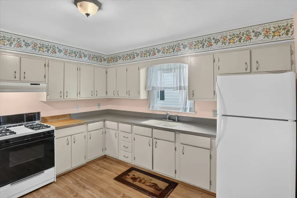 1446 Eagle Street Niles City MI 49120