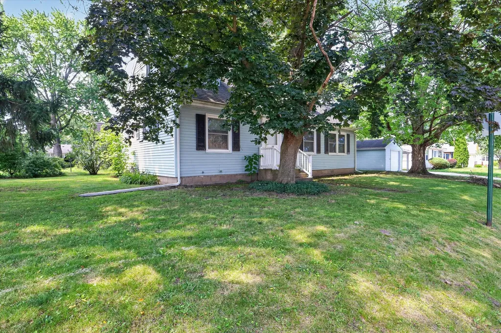 1446 Eagle Street Niles City MI 49120