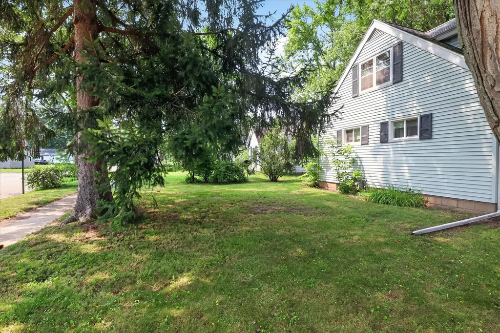 1446 Eagle Street Niles City MI 49120